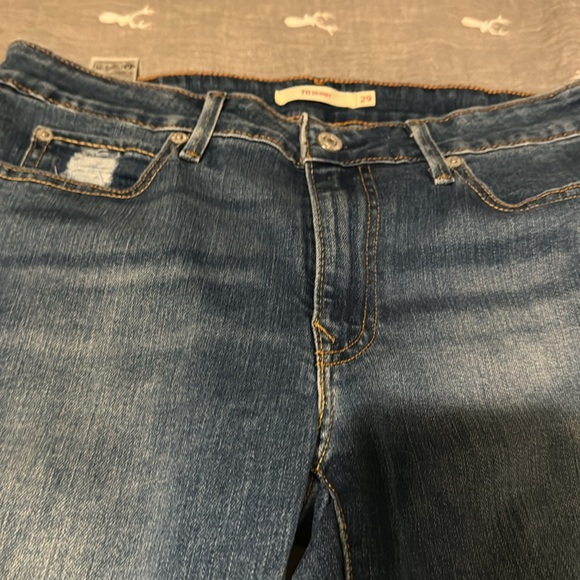 Levi’s - Picture 2 of 4